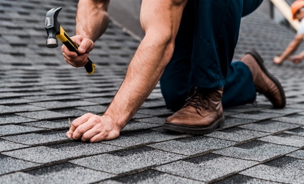 Decoding Roof Distress: Signs It's Time for Repair or Replacement