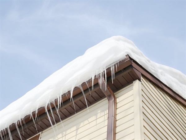 Everything Wisconsin Homeowners Need to Know About Ice Dams