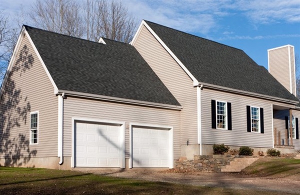 Pros and Cons of Vinyl Siding for Wisconsin Homes