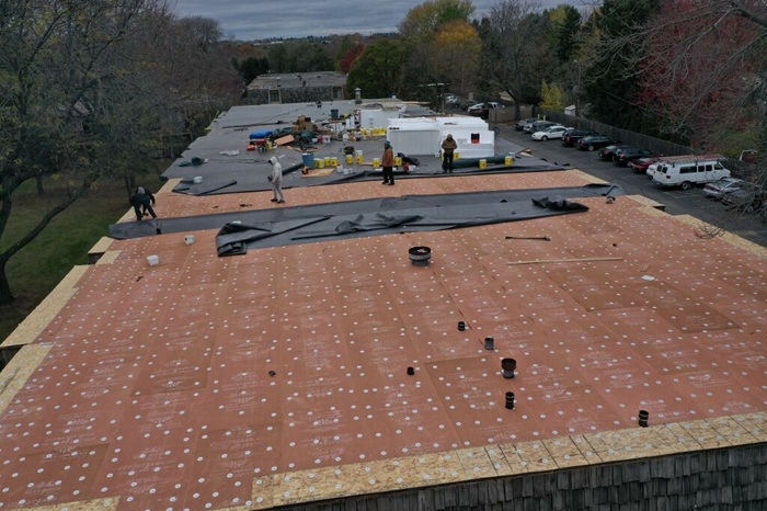 How Does Isthmus Roofing Approach Commercial Roofing Projects? Image