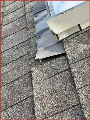 Worn-Out Flashing Signs Image